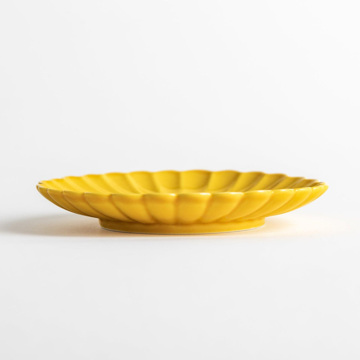 Chrysanthemum Scalloped Sauce Dish