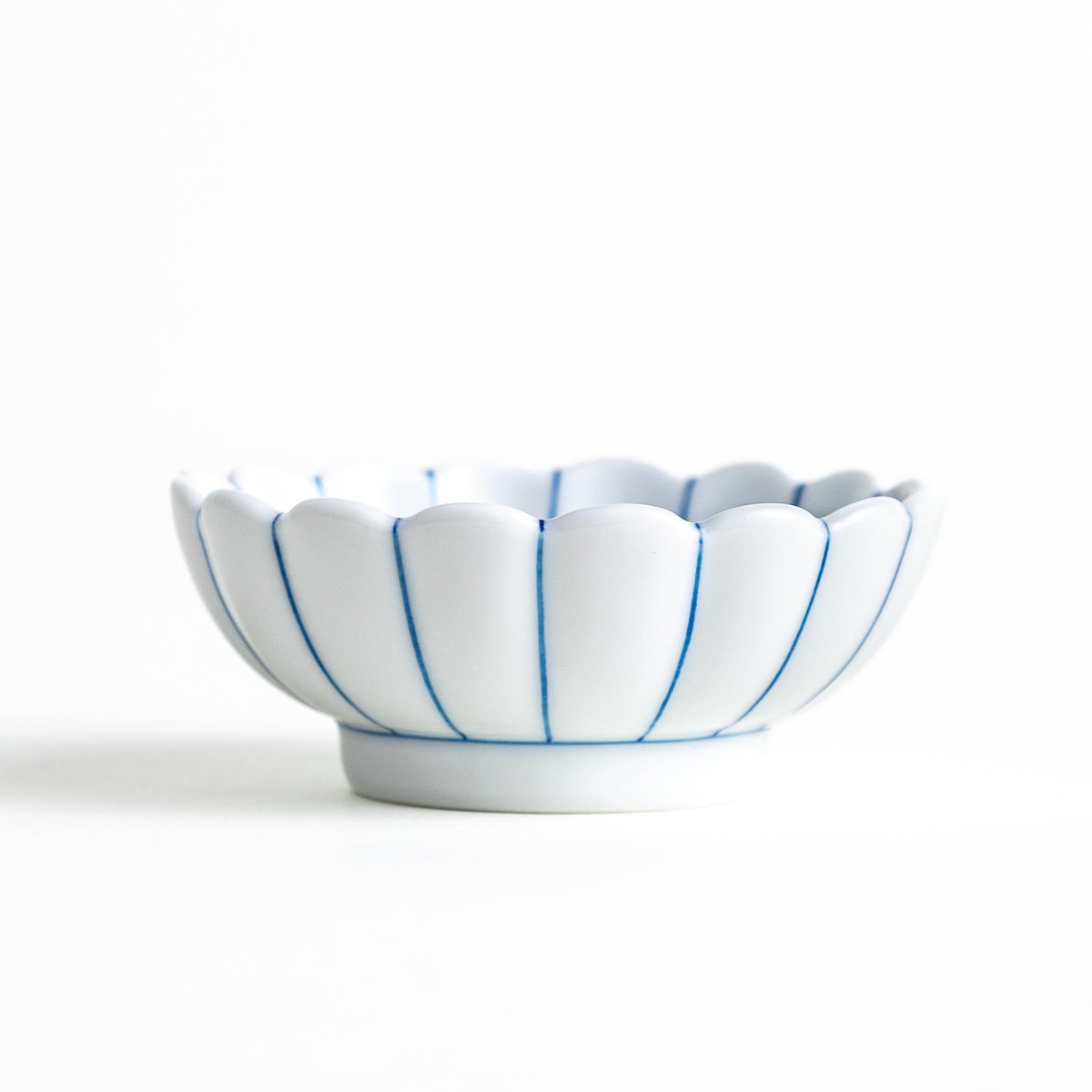 Chrysanthemum Wave Condiment Bowl
