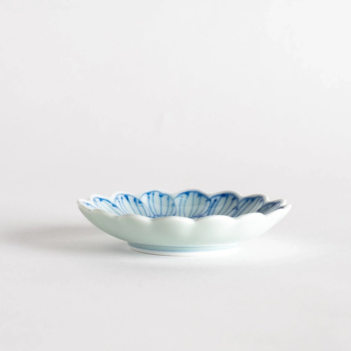 Petal Pattern Sauce Dish