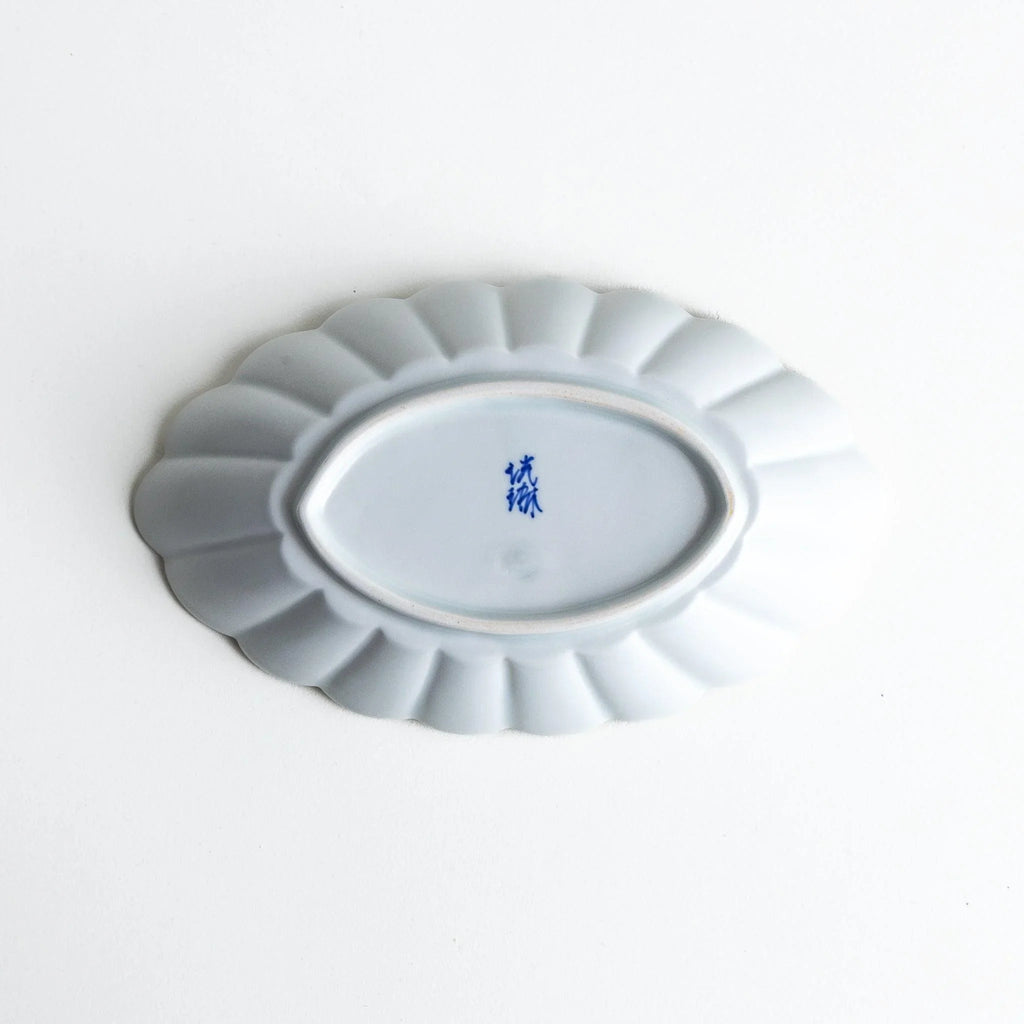 White Matte Chrysanthemum Carved Oval Pasta Bowl